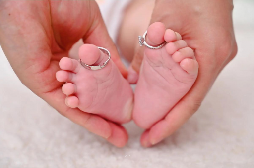供卵中介机构有哪些7个月孕妇肚子疼